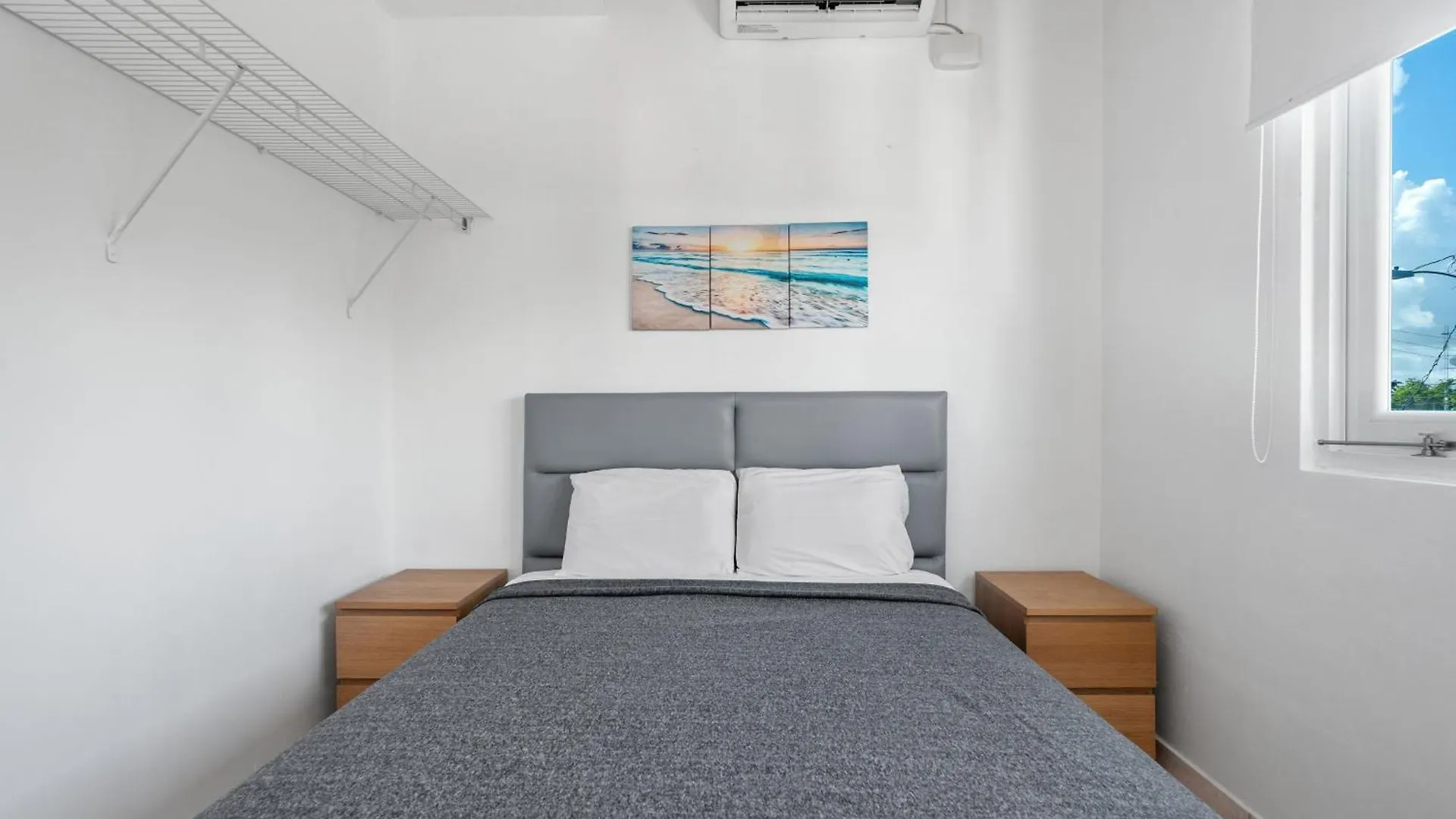 Apartment Beach Access Escape With Pool And Tanning Lounges San Juan