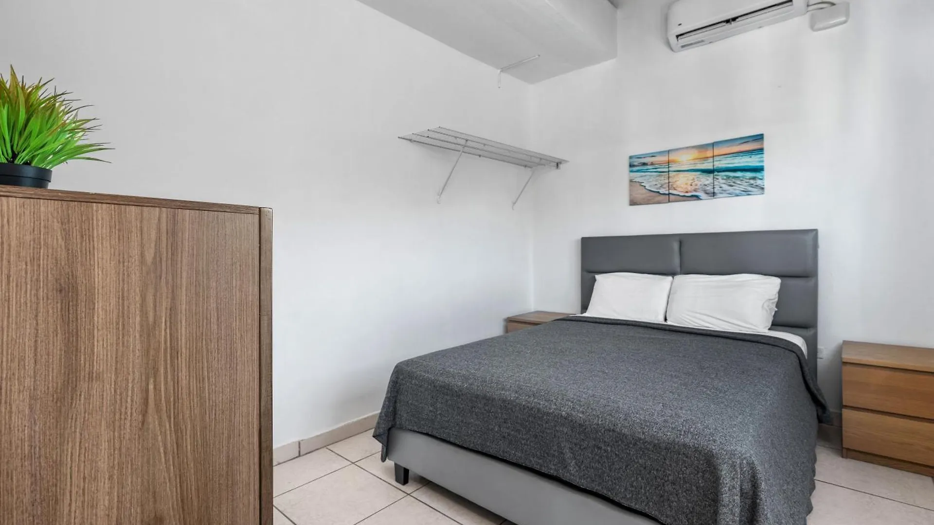 Beach Access Escape With Pool And Tanning Lounges San Juan